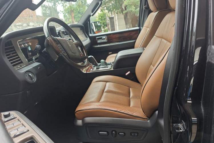 Used Lincoln Navigator 2010 5.4L AWD Left Front Seat
