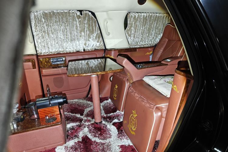 Used Lincoln Navigator 2010 5.4L AWD Left Rear Seat