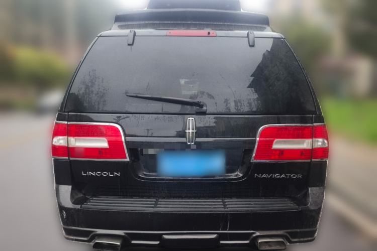 Used Lincoln Navigator 2010 5.4L AWD Rear