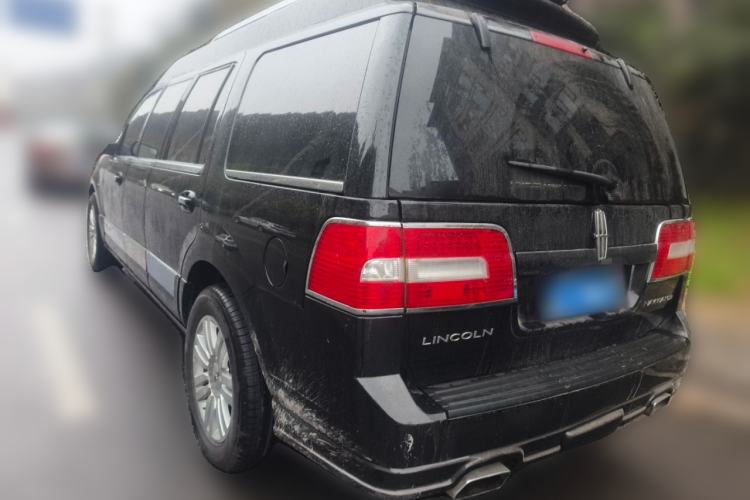 Used Lincoln Navigator 2010 5.4L AWD Rear Left 45 Deg