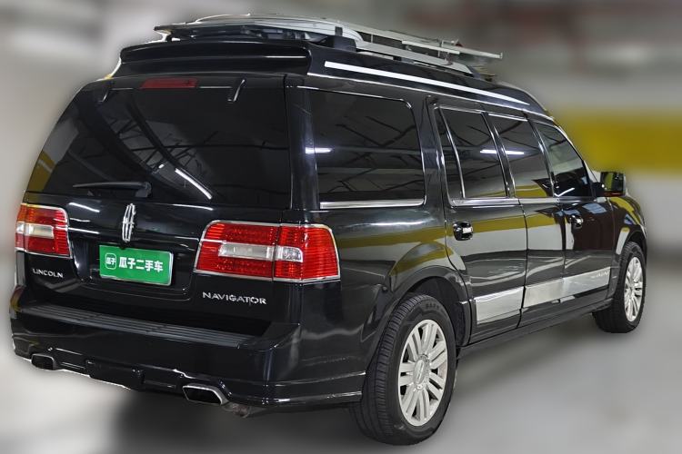 Used Lincoln Navigator 2010 5.4L AWD Rear Right 45 Deg