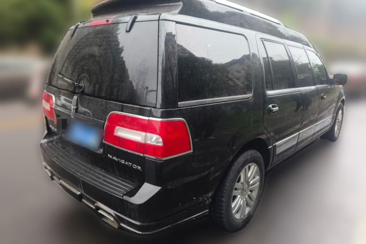 Used Lincoln Navigator 2010 5.4L AWD Rear Right 45 Deg