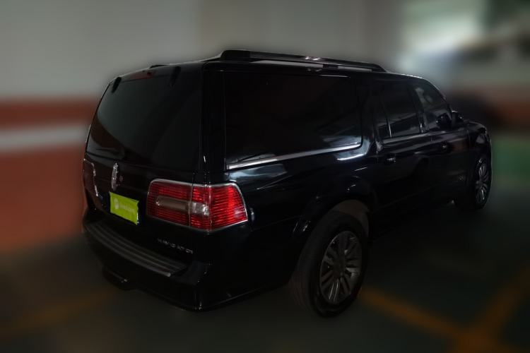 Used Lincoln Navigator 2010 5.4L AWD Rear Right 45 Deg