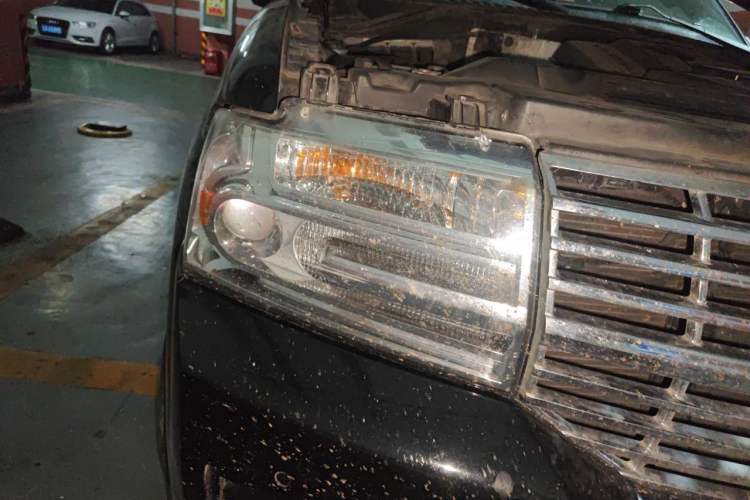 Used Lincoln Navigator 2010 5.4L AWD Right Front Headlight