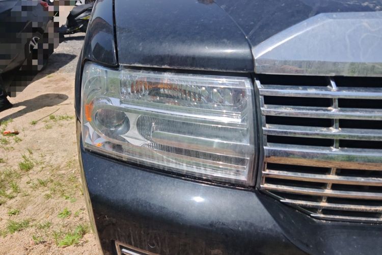 Used Lincoln Navigator 2010 Leader No. 1 5.4L V8 Right Front Headlight