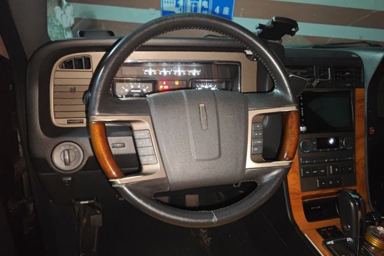 Used Lincoln Navigator 2010 5.4L AWD Steering Wheel