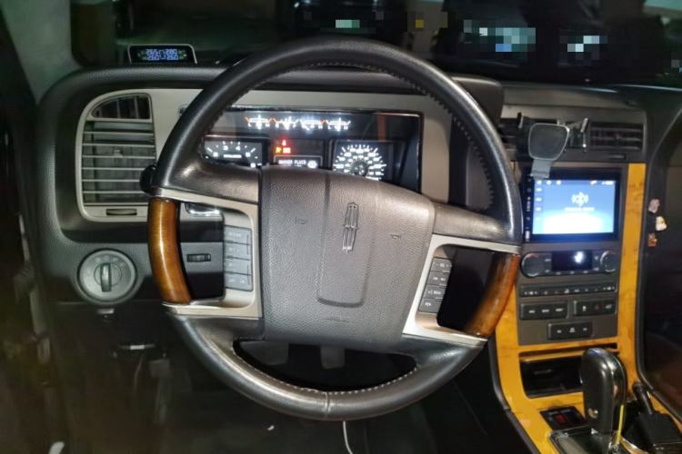 Used Lincoln Navigator 2010 5.4L AWD Steering Wheel