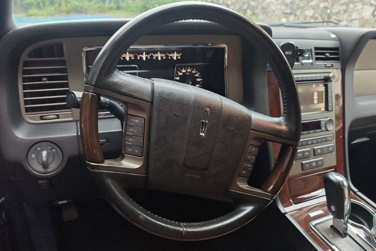 Used Lincoln Navigator 2010 5.4L AWD Steering Wheel