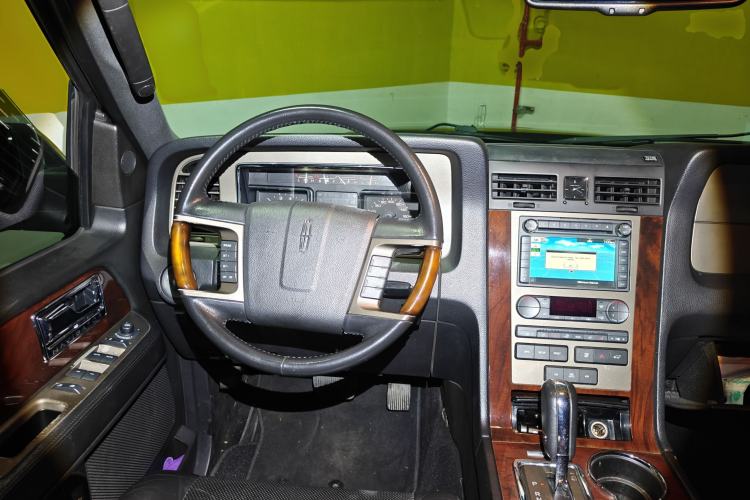 Used Lincoln Navigator 2010 5.4L AWD Steering Wheel