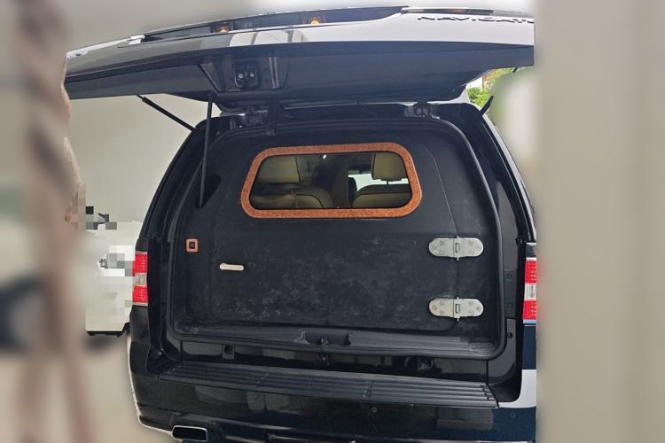 Used Lincoln Navigator 2010 5.4L AWD Trunk