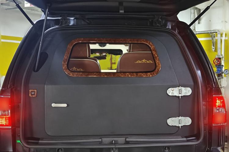 Used Lincoln Navigator 2010 5.4L AWD Trunk