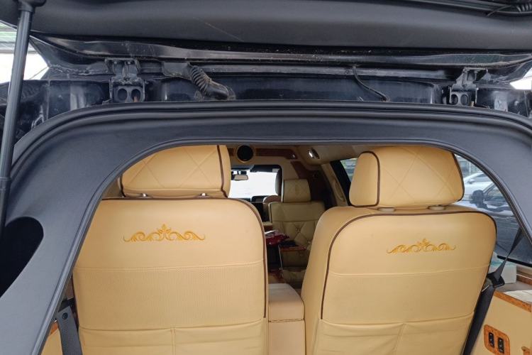Used Lincoln Navigator 2010 Presidential Number Trunk