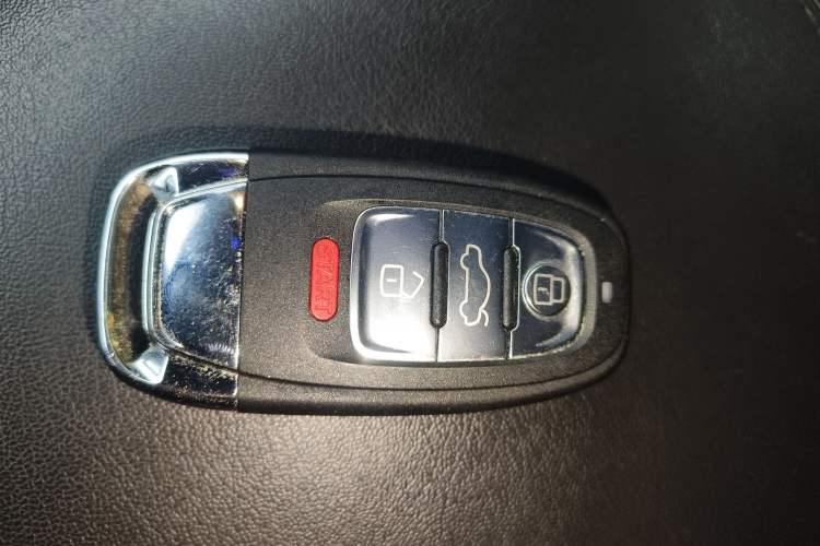 Used Lincoln Navigator 2010 5.4L AWD Vehicle Key