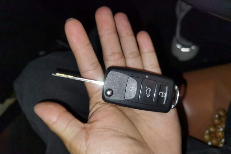 Used Lincoln Navigator 2010 5.4L AWD Vehicle Key