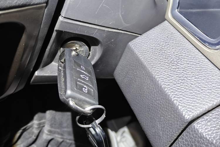 Used Lincoln Navigator 2010 5.4L AWD Vehicle Key