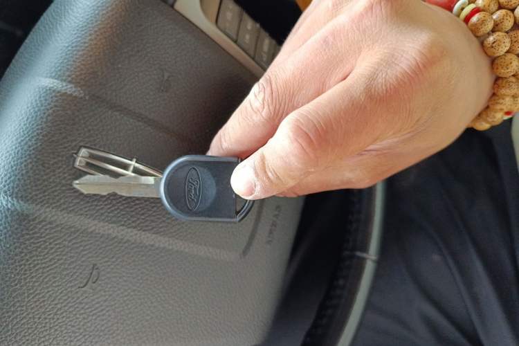Used Lincoln Navigator 2010 Presidential Number Vehicle Key