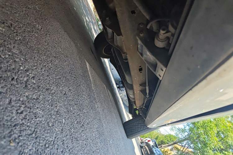 Used Lincoln Navigator 2010 5.4L AWD Chassis Front Left