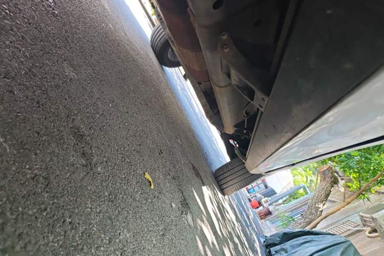 Used Lincoln Navigator 2010 5.4L AWD Chassis Rear Left