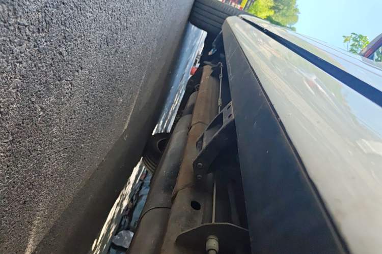 Used Lincoln Navigator 2010 5.4L AWD Chassis Rear Right