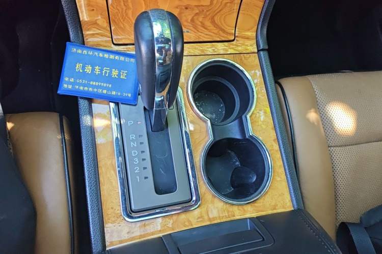 Used Lincoln Navigator 2010 5.4L AWD Gear Lever