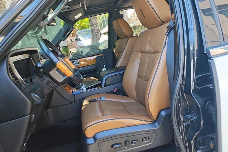 Used Lincoln Navigator 2010 5.4L AWD Left Front Seat
