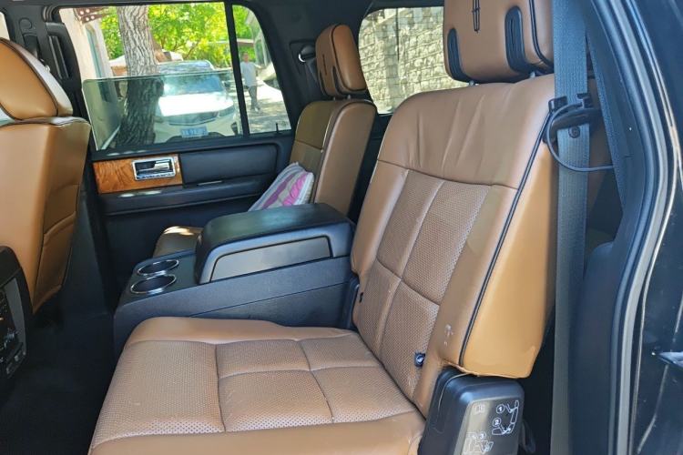 Used Lincoln Navigator 2010 5.4L AWD Left Rear Seat