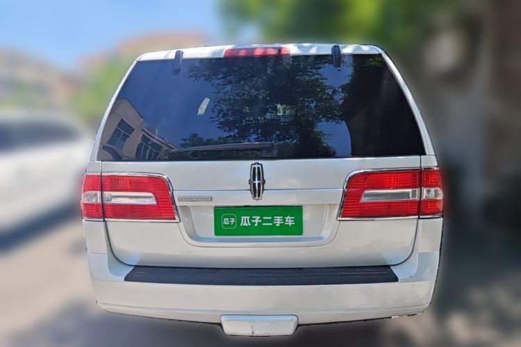 Used Lincoln Navigator 2010 5.4L AWD Rear