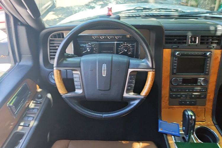 Used Lincoln Navigator 2010 5.4L AWD Steering Wheel
