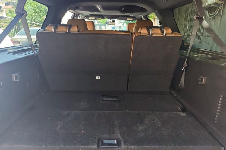 Used Lincoln Navigator 2010 5.4L AWD Trunk