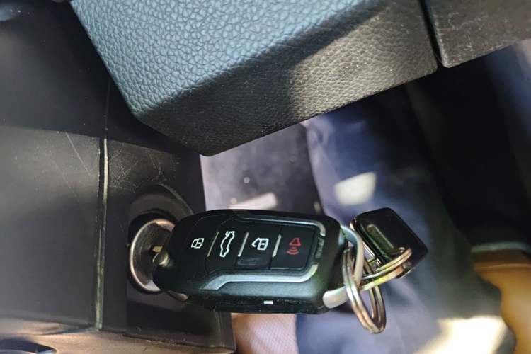 Used Lincoln Navigator 2010 5.4L AWD Vehicle Key