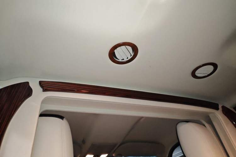 Used Lincoln Navigator  Headliner