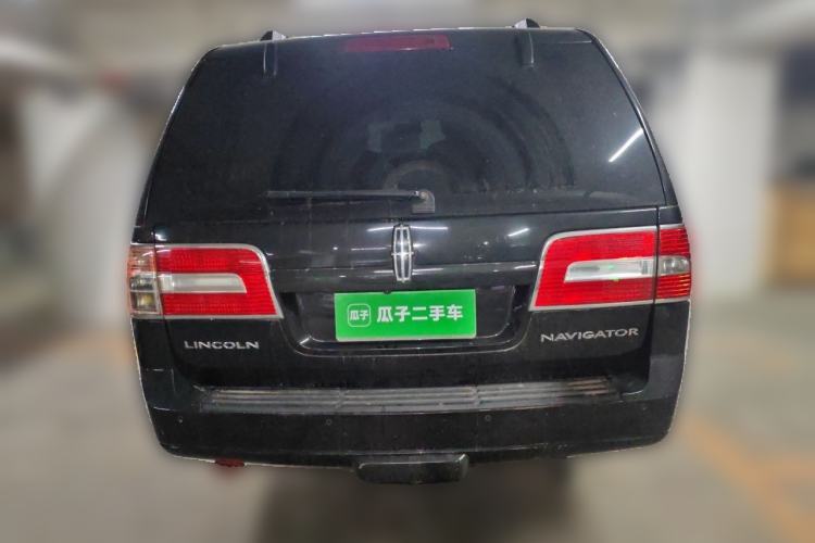 Used Lincoln Navigator  Rear