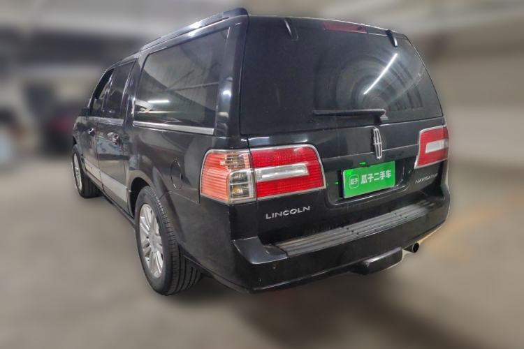 Used Lincoln Navigator  Rear Left 45 Deg