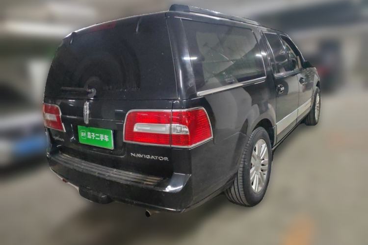 Used Lincoln Navigator  Rear Right 45 Deg