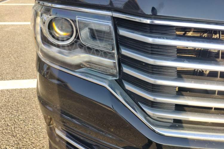 Used Lincoln Navigator 2014 3.5T AWD Parallel Import Right Front Headlight