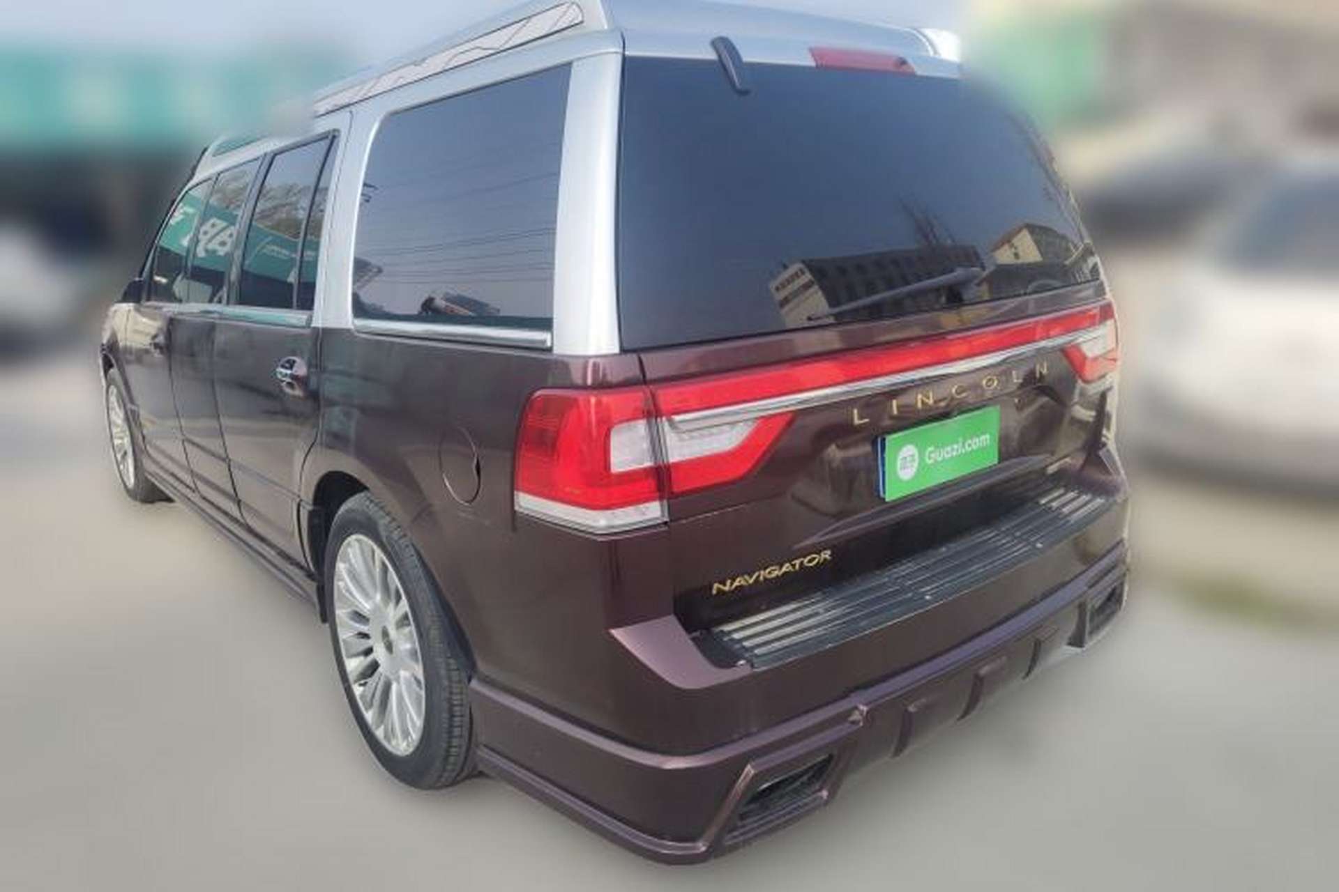 Used Lincoln Navigator  Rear Left 45 Deg