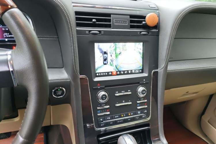 Used Lincoln Navigator 2016 3.5T Diplomat U.S. Specification Audio And AC Panel
