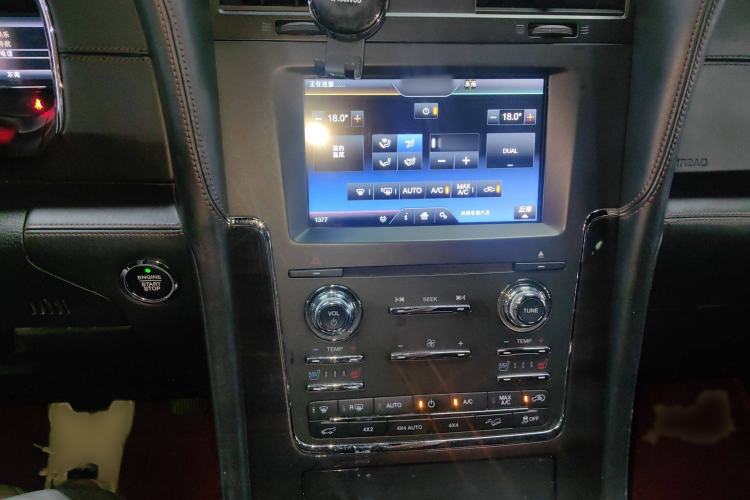 Used Lincoln Navigator 2016 3.5T AWD Audio And AC Panel