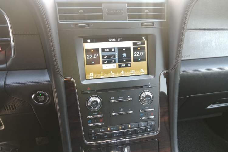 Used Lincoln Navigator 2016 3.5T AWD Audio And AC Panel