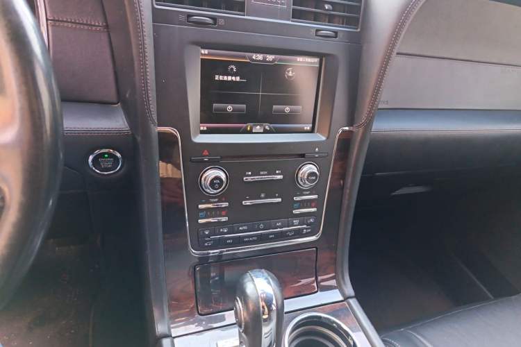 Used Lincoln Navigator 2016 3.5T AWD Audio And AC Panel