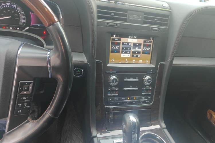 Used Lincoln Navigator 2016 3.5T AWD Audio And AC Panel