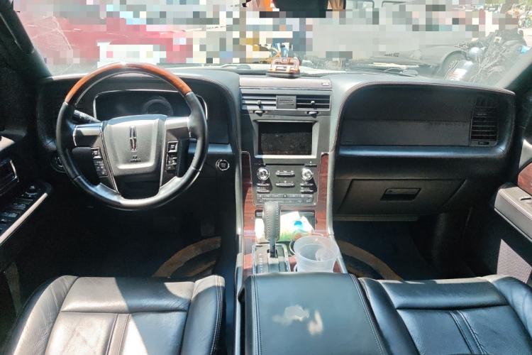 Used Lincoln Navigator 2016 3.5T AWD Center Console