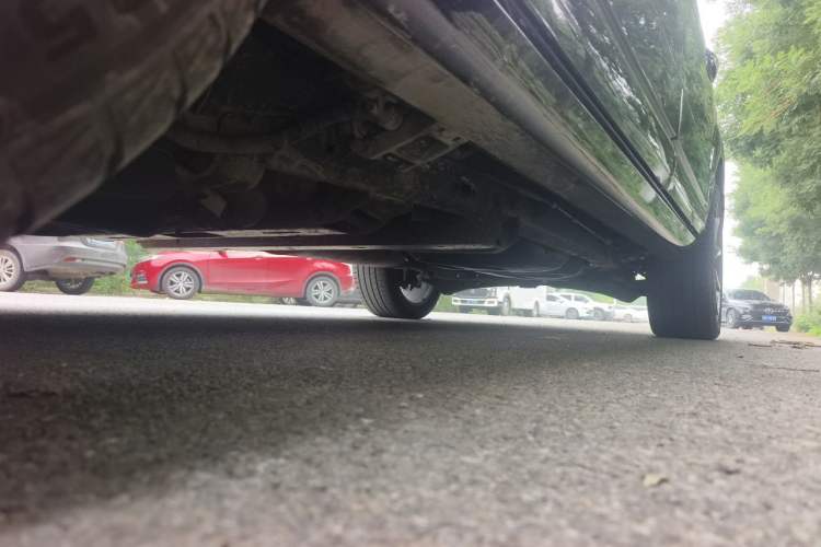 Used Lincoln Navigator  Chassis Front Left