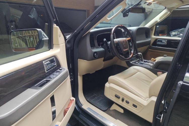 Used Lincoln Navigator 2016 3.5T AWD Driver Seat