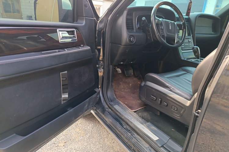 Used Lincoln Navigator 2016 3.5T AWD Driver Seat