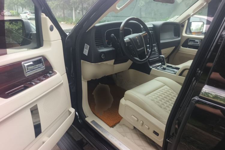 Used Lincoln Navigator  Driver Seat