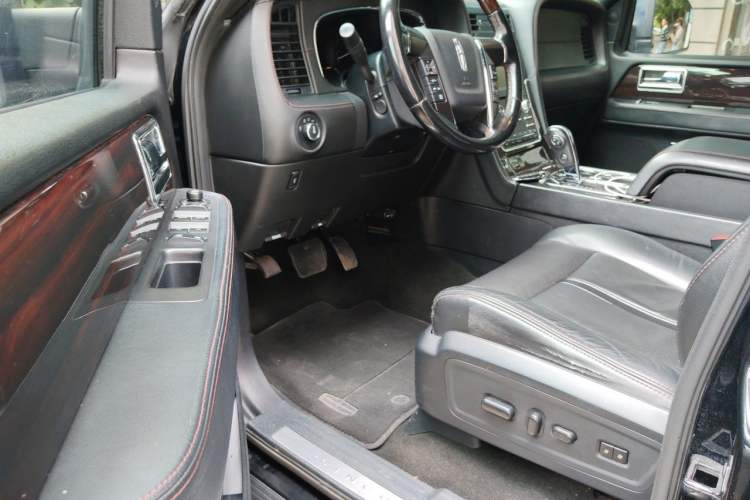Used Lincoln Navigator 2016 3.5T AWD Driver Seat