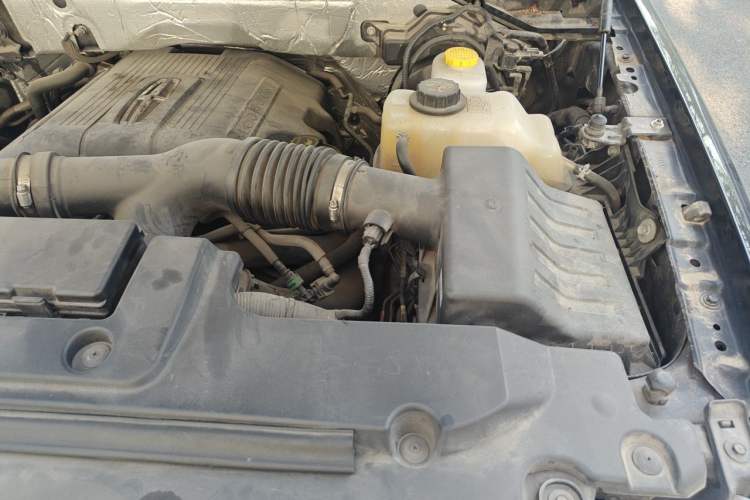 Used Lincoln Navigator 2016 3.5T AWD Engine Bay Left