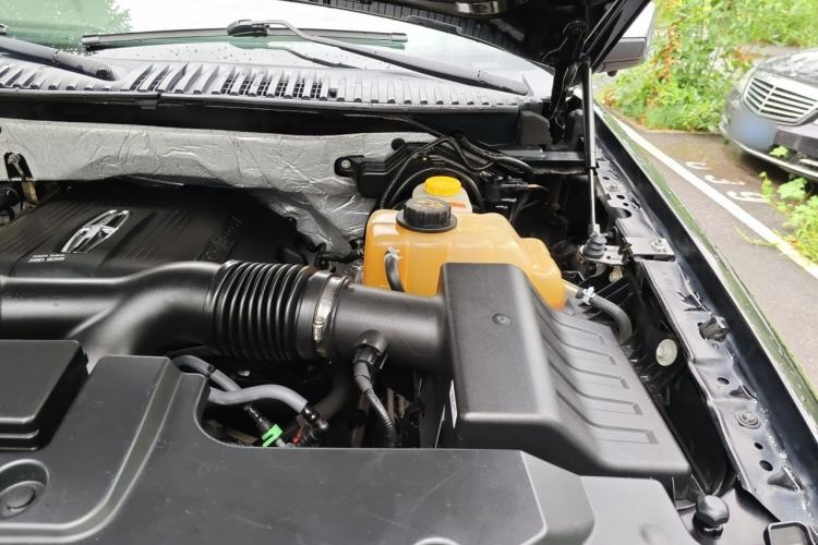 Used Lincoln Navigator 2016 3.5T Diplomat U.S. Specification Engine Bay Left
