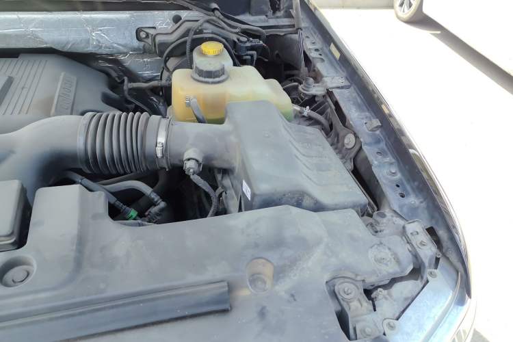 Used Lincoln Navigator 2016 3.5T AWD Engine Bay Left